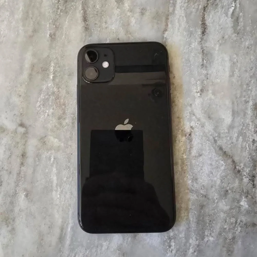 Apple iPhone 11 64GB A2111 Black Unlocked Smartphone iOS 18.3.2